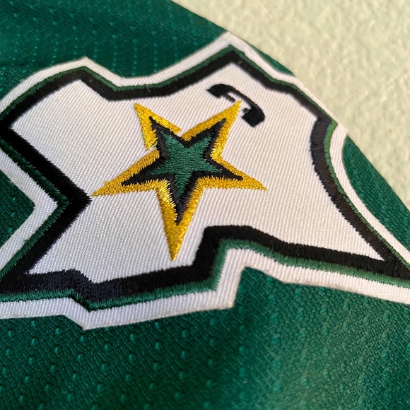 Authentic CCM NHL Dallas Stars Hockey Jersey Youth - Picture 5 of 7